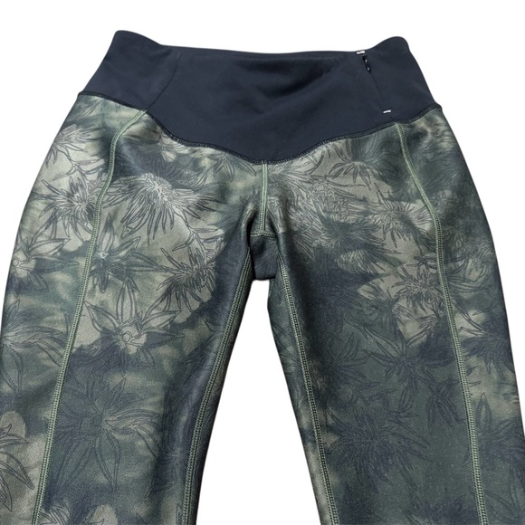 Calia by Carrie Underwood Green Black Sheer Camo Floral Leggings Women’s Size XS - Picture 2 of 7